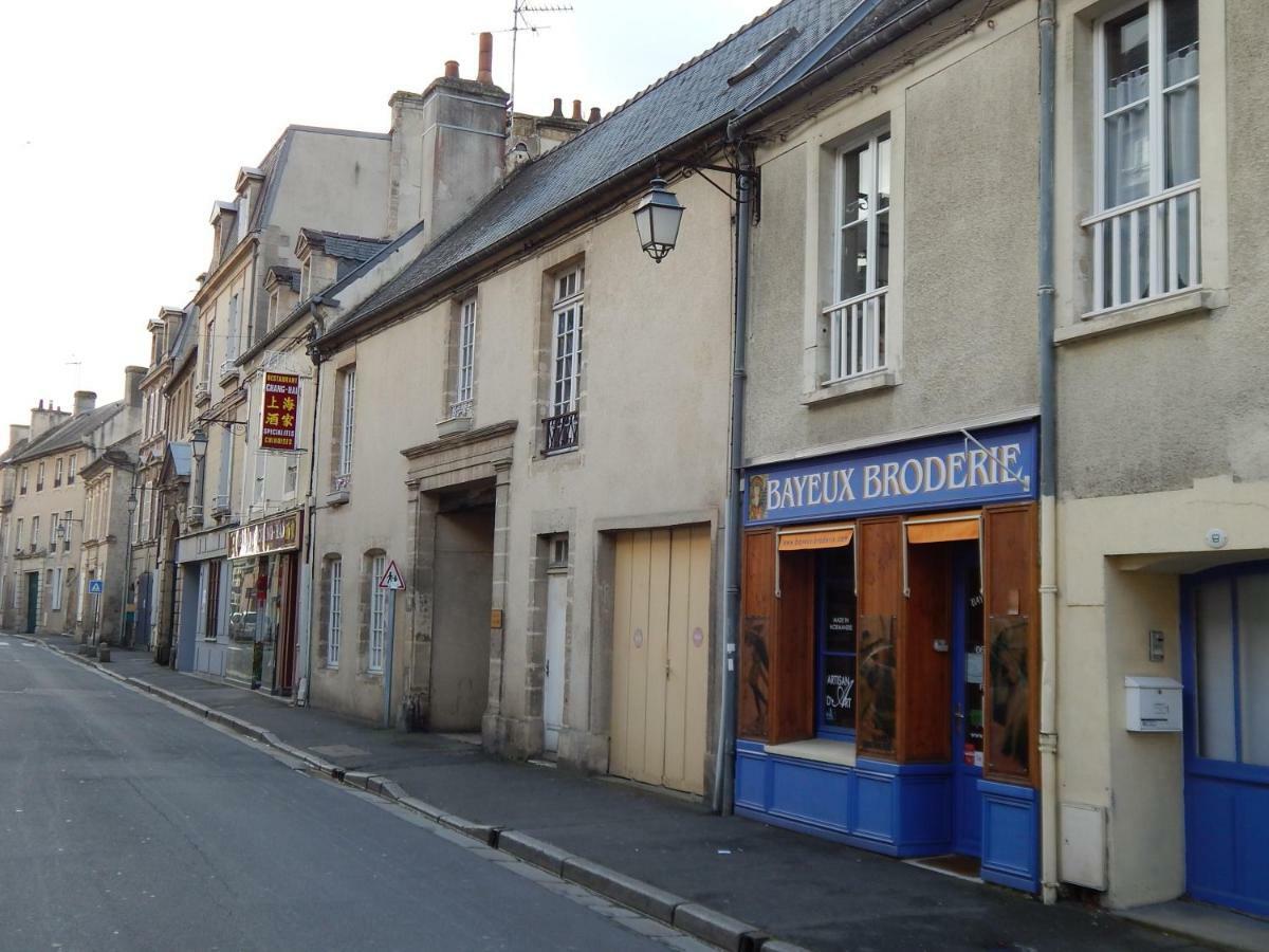 Au Coeur Du Centre Historique Apartamento Bayeux Exterior foto